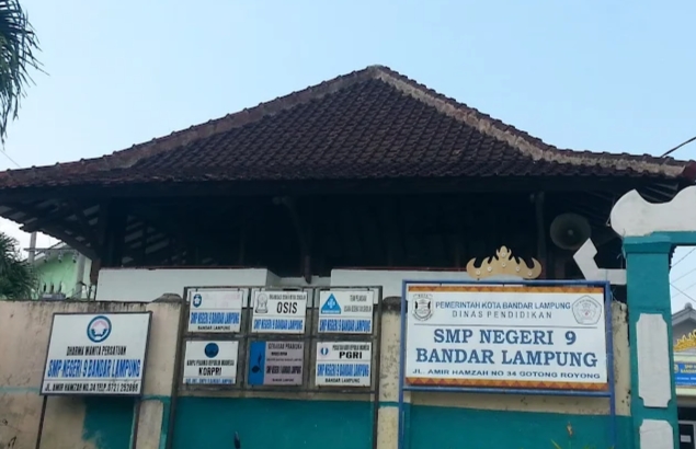SMPN 9 Bandar Lampung Diduga Lakukan Pungutan Seragam Rp1,2 Juta ke Siswa Jalur Afirmasi