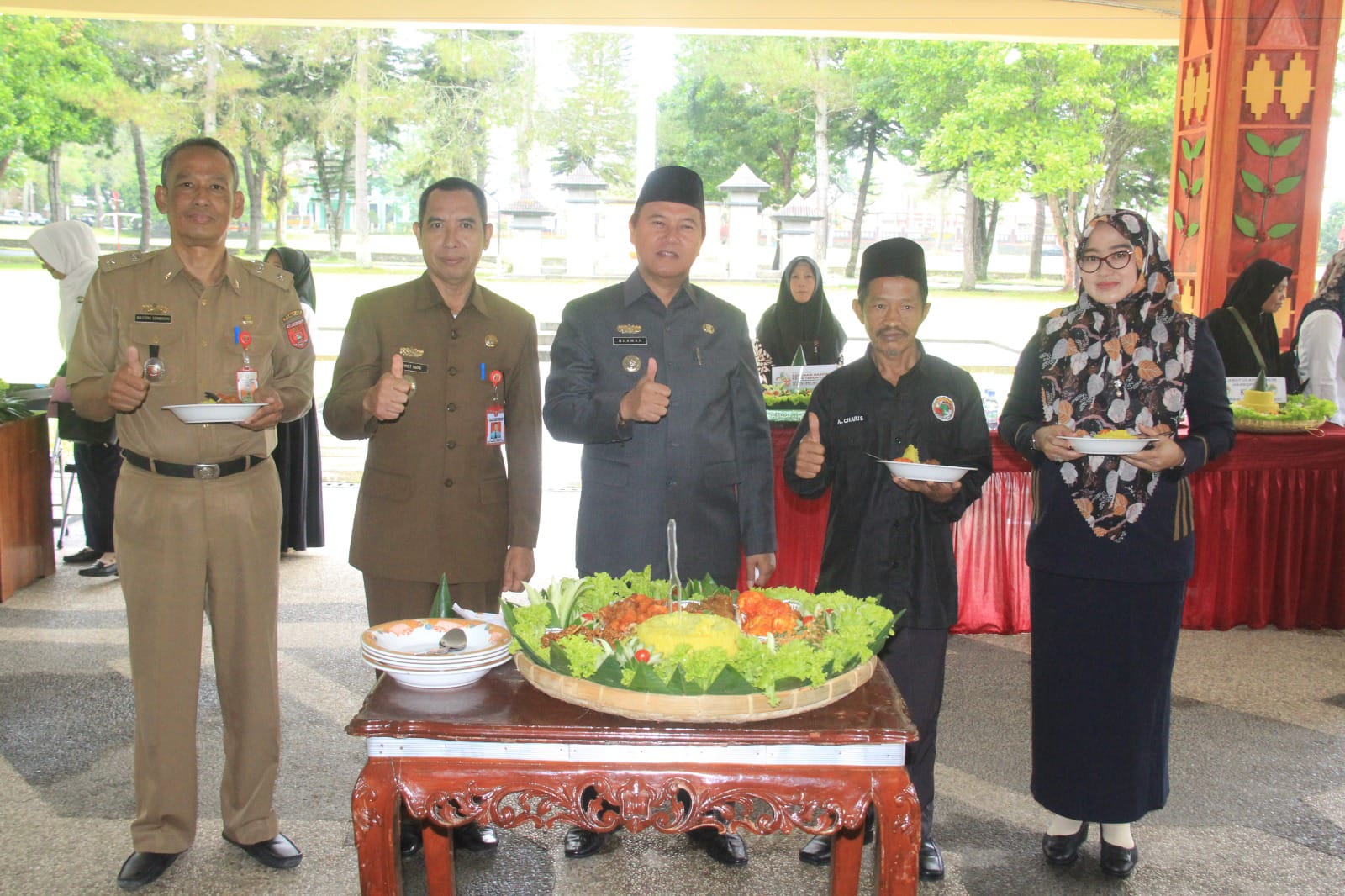 Peringati hari Koperasi Nasional Ke-76, Pemkab Lambar Beri Penghargaan Tiga Koperasi Berprestasi