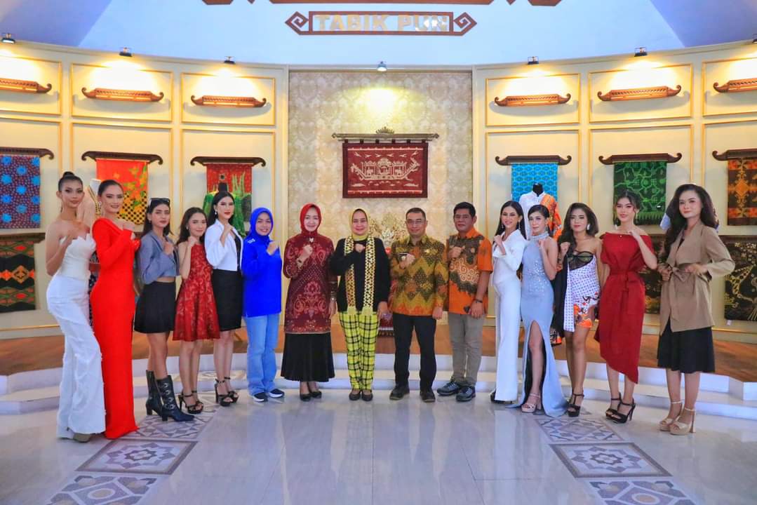 Ketua Dekranasda Provinsi Lampung Terima Audiensi Finalis Miss Mega Bintang