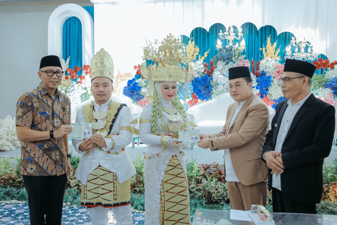 31 Pasangan Ikuti Nikah Massal Begawi Cinta Lampung, Gubernur Mirza Tekankan Agama dan Dialog dalam Rumah Tang
