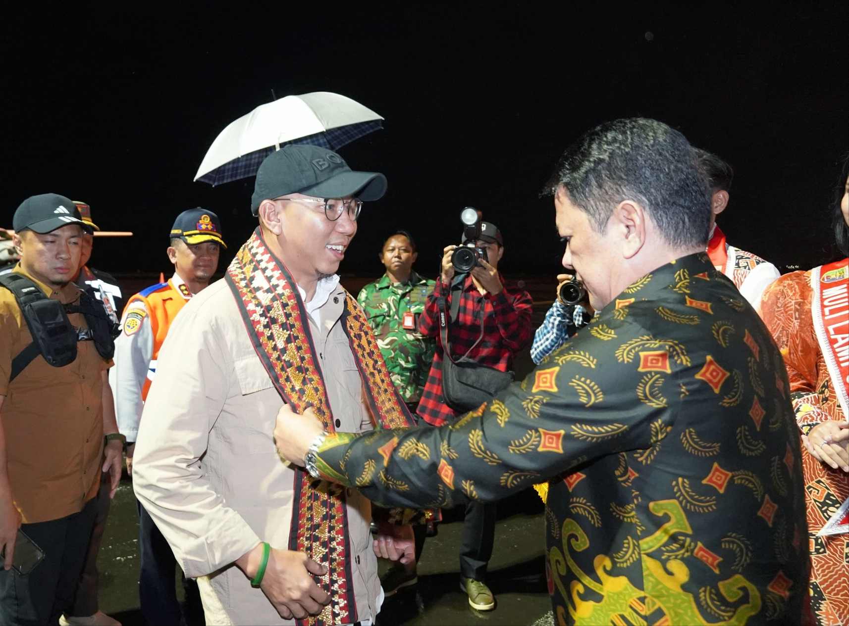 Kembali ke Lampung Usai Kegiatan Retreat di Akmil Magelang, Rahmat Mirzani Djausal Disambut Hangat