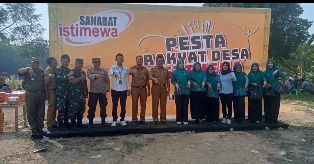 Bupati Lampura Hadiri HUT Ke 52 Desa Gedung Makripat. 