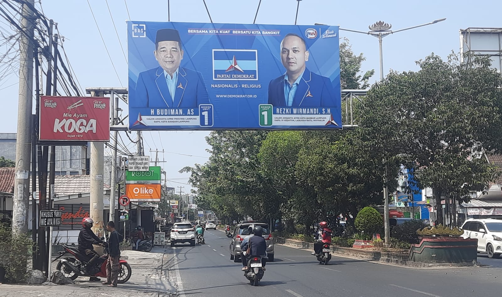 Banyak caleg Sosialisasi dan Mengajak Terpampang di Baliho