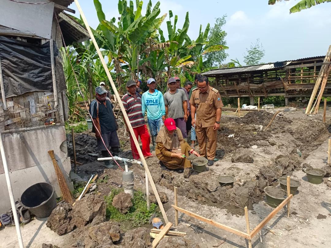 Tiga Orang Warga Kali Rejo Dapat Bedah Rumah