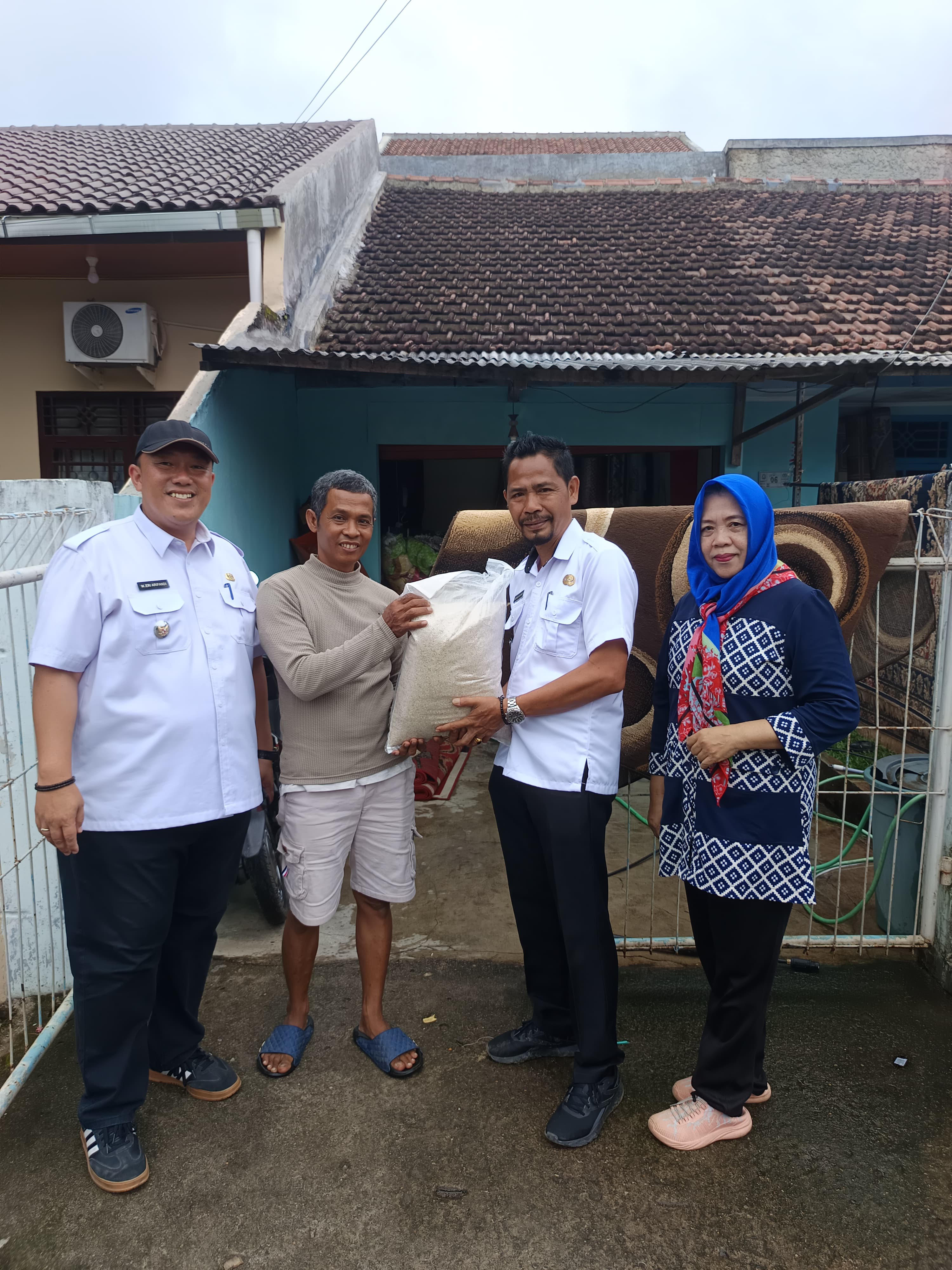 Pemkot Bandar Lampung Salurkan Bantuan Beras  ke Warga Terdampak Banjir