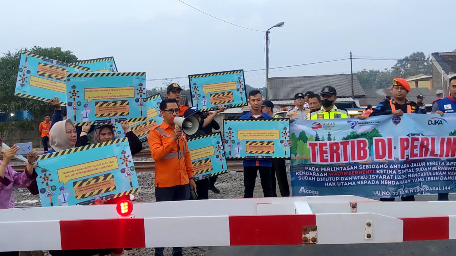 KAI Gelar Kampanye Keselamatan di Perlintasan Sebidang Pada Peringatan Harhubnas