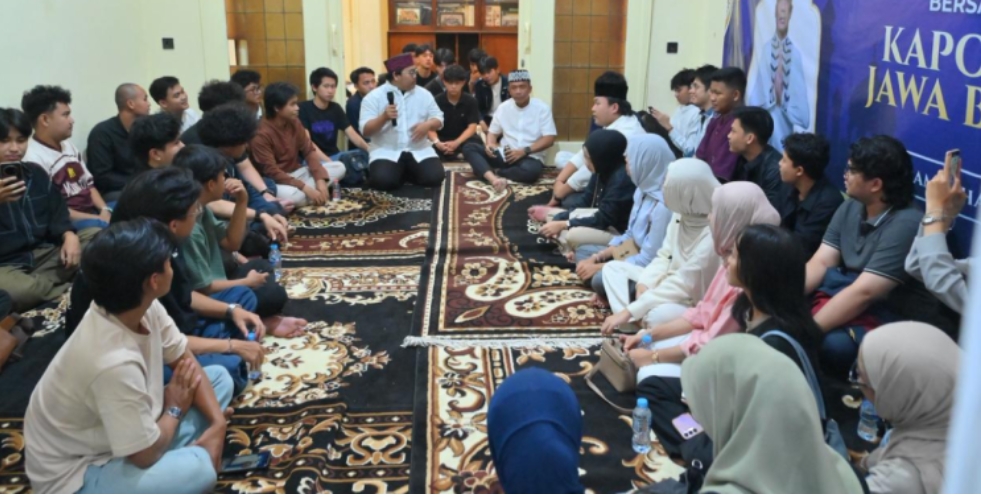 Penuh Akrab, Kapolda Jabar Buka Puasa Bersama Mahasiswa Asal Lampung 