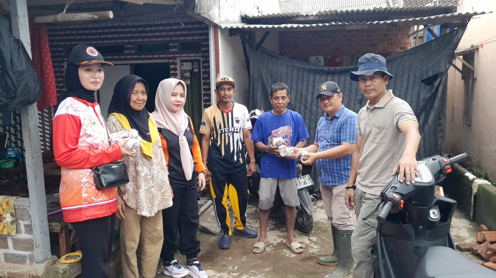 Walikota Eva Kirim Makanan dan Intruksikan Pejabat Pemkot Bandar Lampung Turun Bantu Warga Korban Banjir