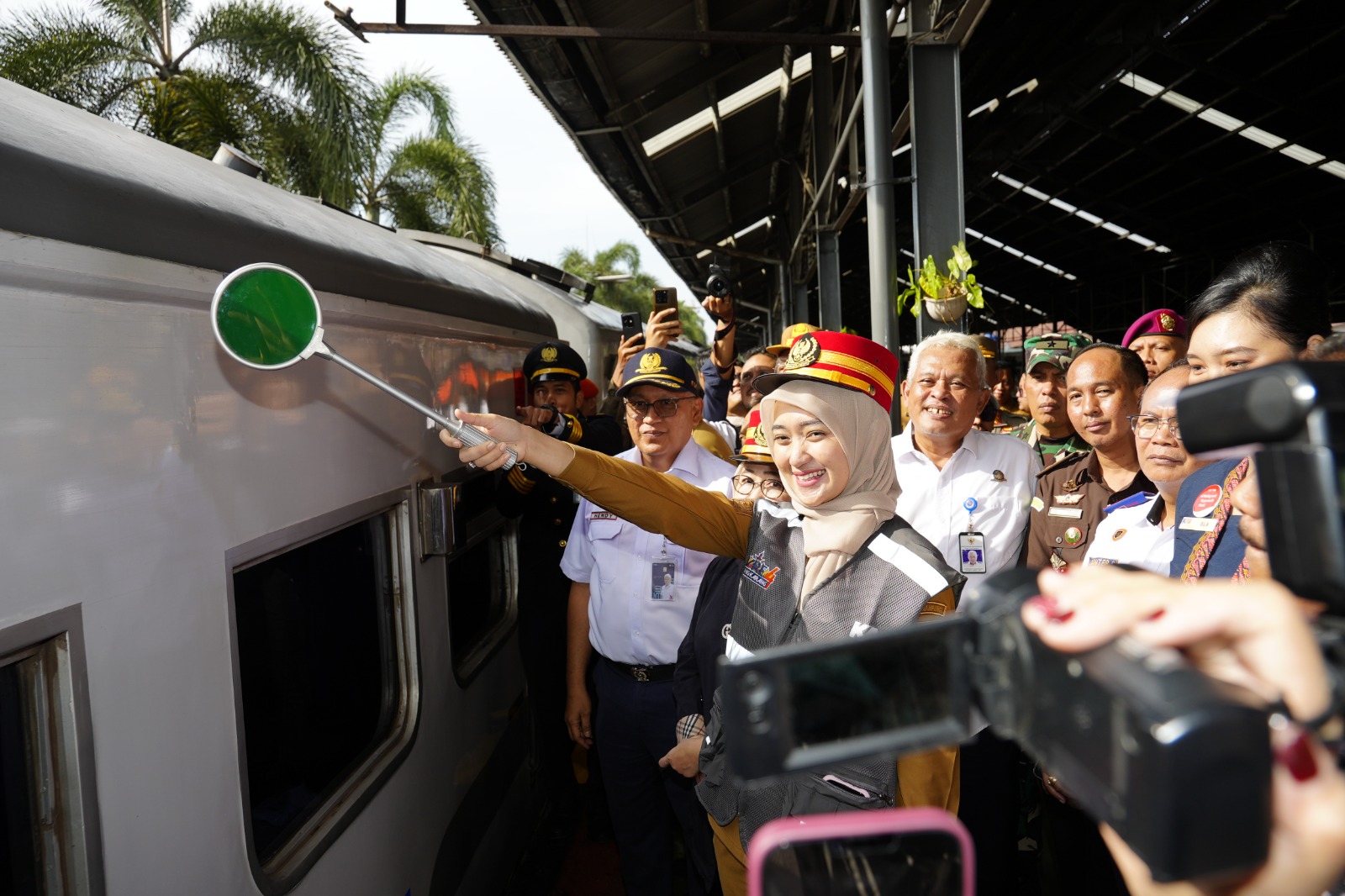 Pemprov Lampung Lepas 1.616 Peserta Mudik Gratis dengan Kereta Api