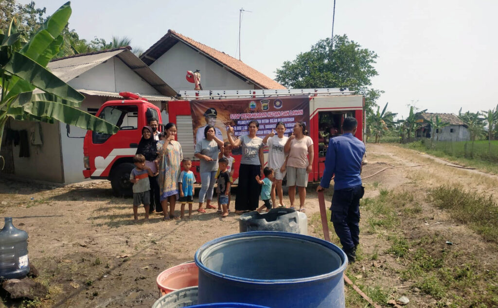 Krisis Air Bersih Terus Meluas, Damkar Kelabakkan