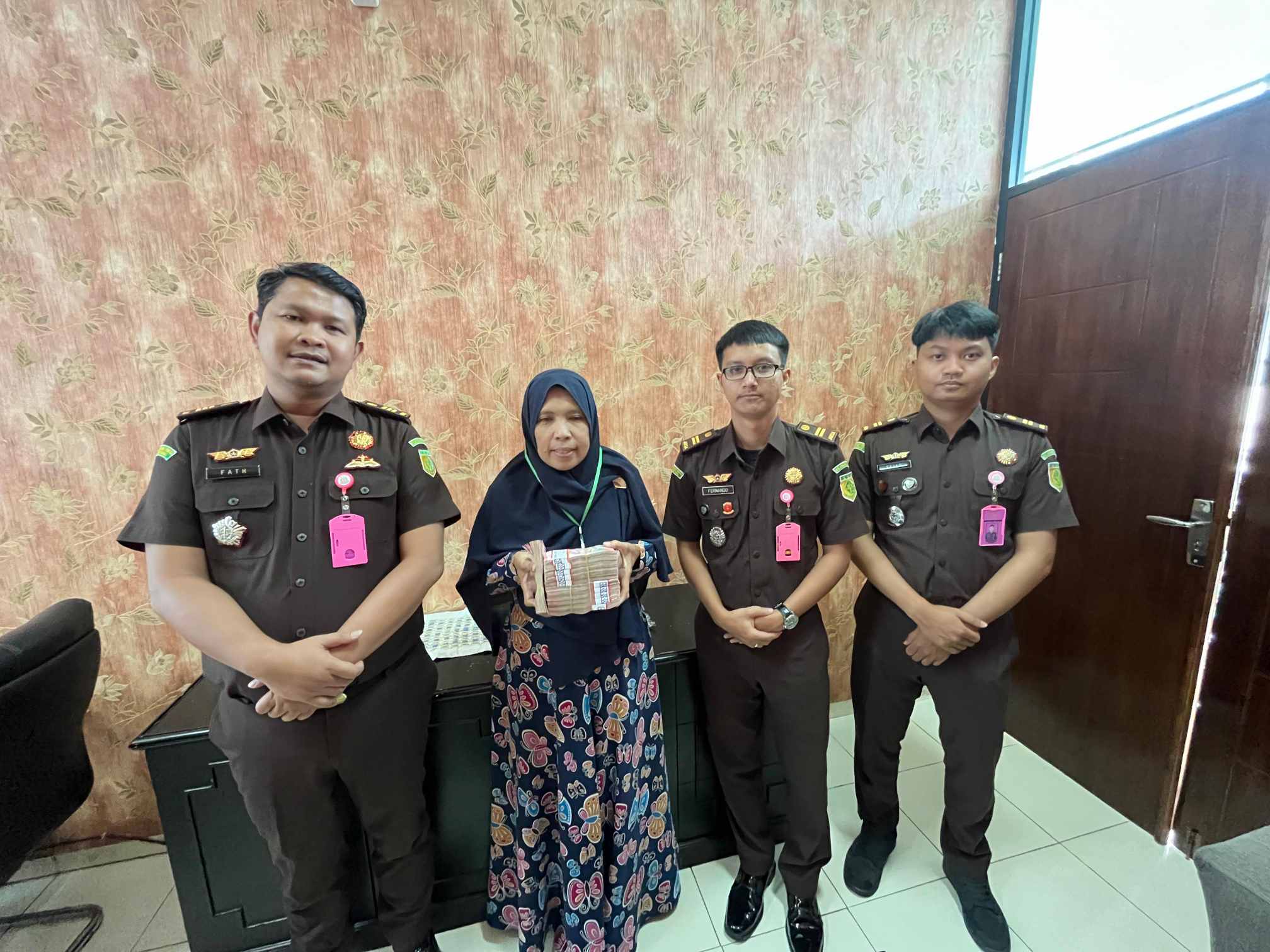Kejari Tanggamus Terima Titipan Uang Pengganti Dari Terdakwa Korupsi BPRS Tanggamus Sebesar Rp140 Juta