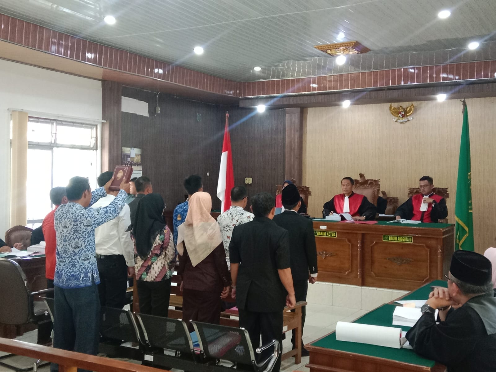 Sidang Perdana, Qomaru Zaman Terancam Enam Bulan Penjara