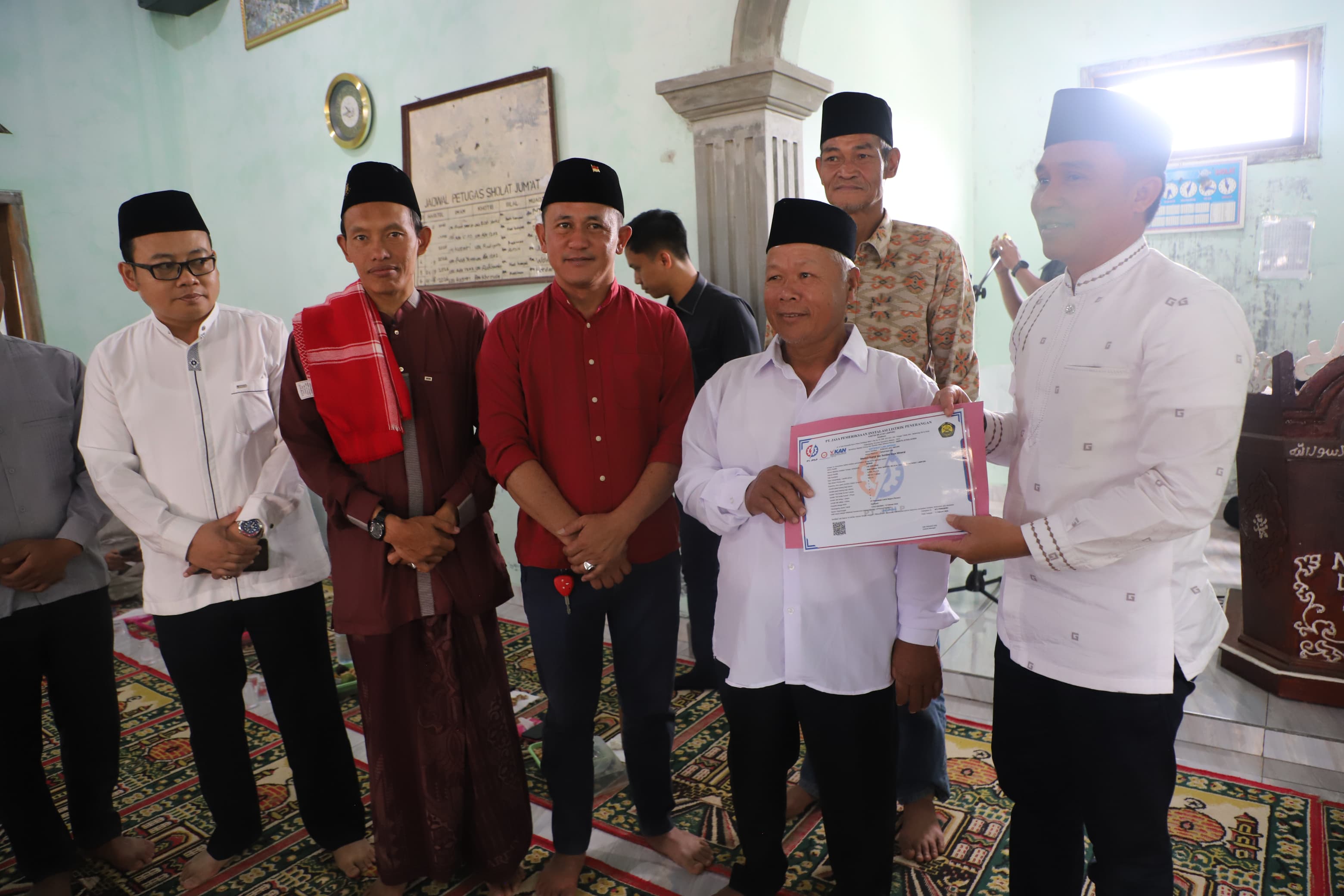 Hamdalah, 65 KK Sukamakmur Kini Bisa Nikmati Jaringan Listrik