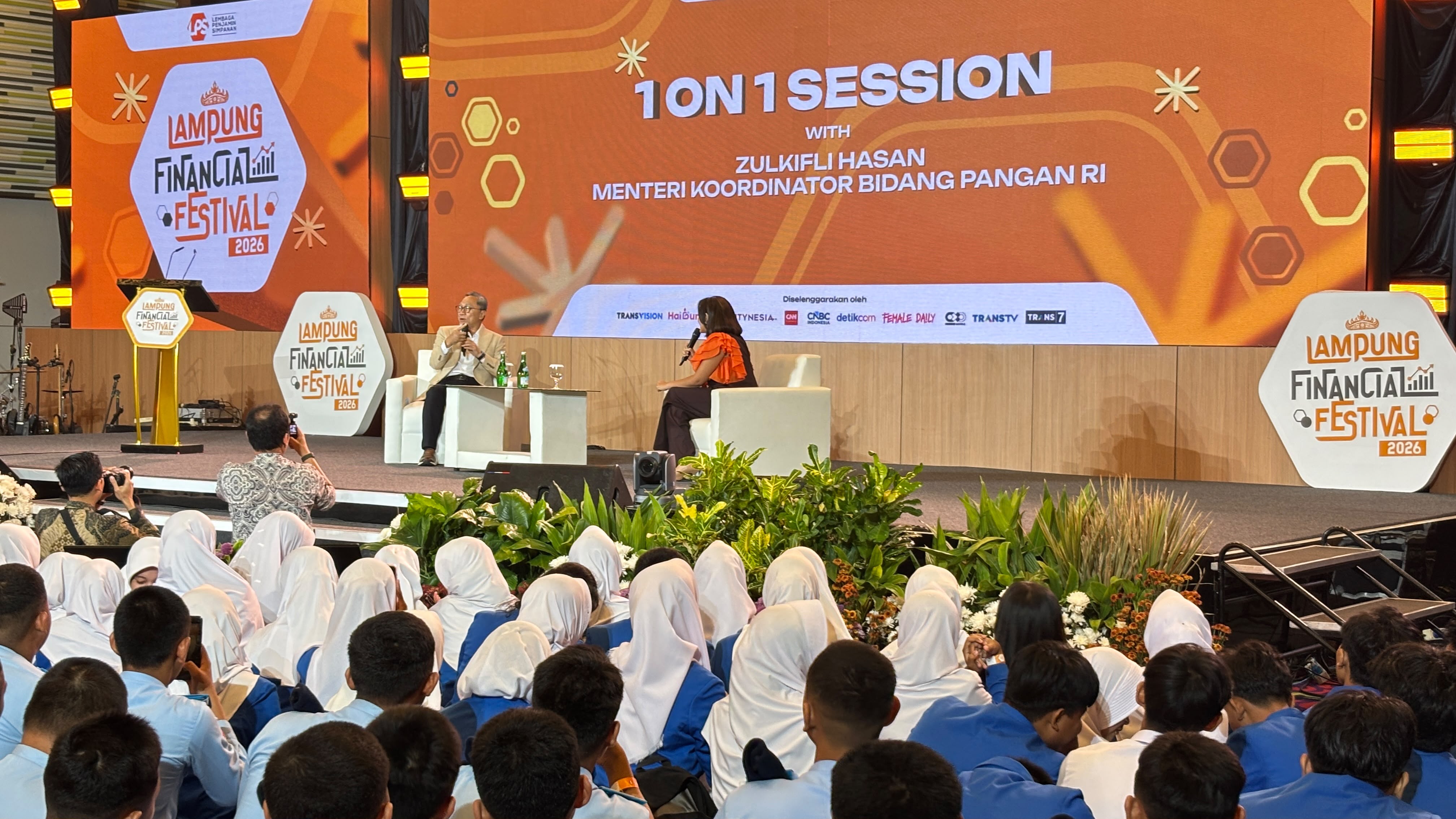 Menko Pangan Zulhas Ajak Generasi Muda Raih Kesuksesan dengan Berproses dan Kerja Keras