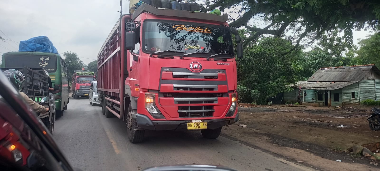 Mobil ODOL Muatan Batubara. Jadi Pemicu Ambruk nya Jembatan Way Sabuk. Pemerintah Terkesan Tutup Mata!!