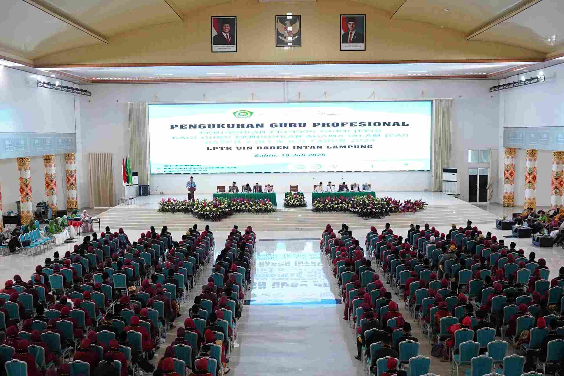 Rektor Kukuhkan 298 Guru Profesional PPG PAI