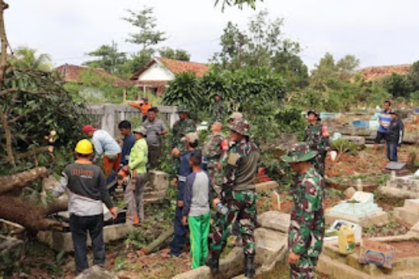Dandim 0412/LU Pimpin Korve Pasca Amukan Puting Beliung
