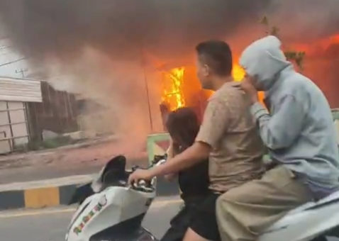 Kebakaran Warung di Samping SPBU Kota Agung Picu Kepanikan, Sempat Terdengar Ledakan