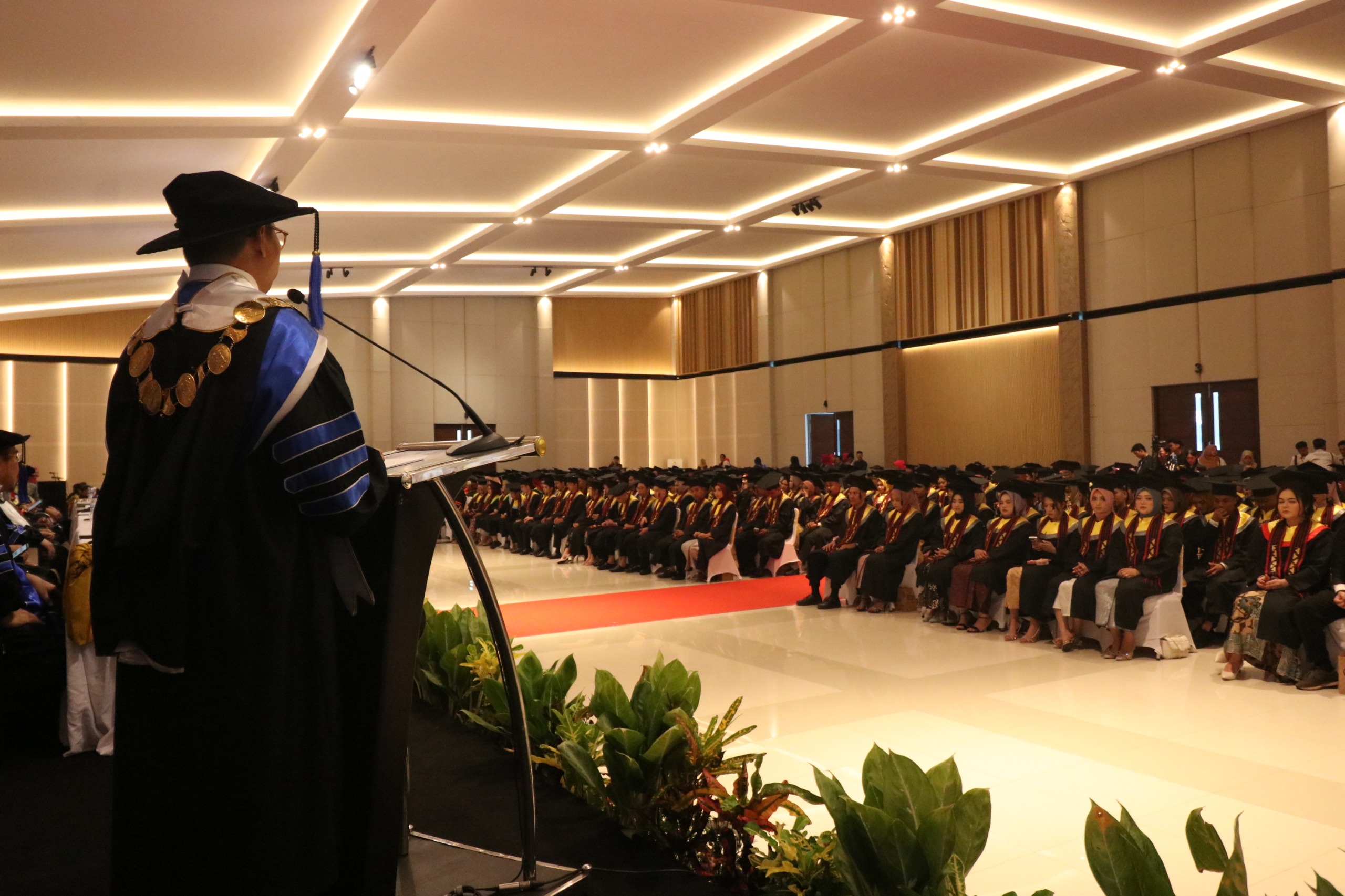 Momen Wisuda UBL, Rektor: Wisudawan Harus Jadi Mahluk Pembelajar