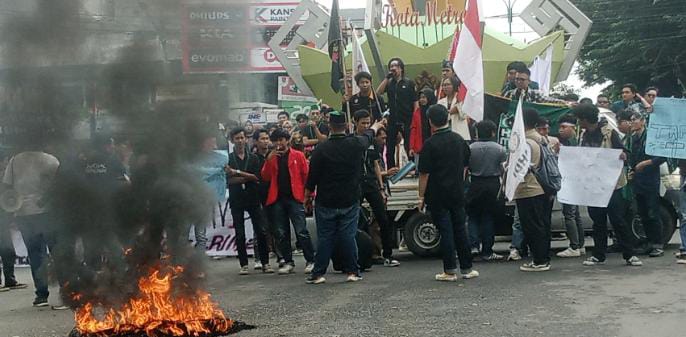 Ratusan Mahasiswa Unjuk Rasa di Kota Metro, Tuntut 6 Hal