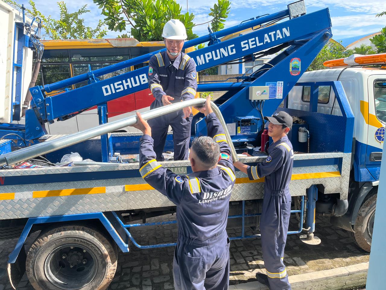 Sambut Arus Mudik, Pemprov Lampung Bergerak Cepat Perbaiki PJU di Titik Rawan