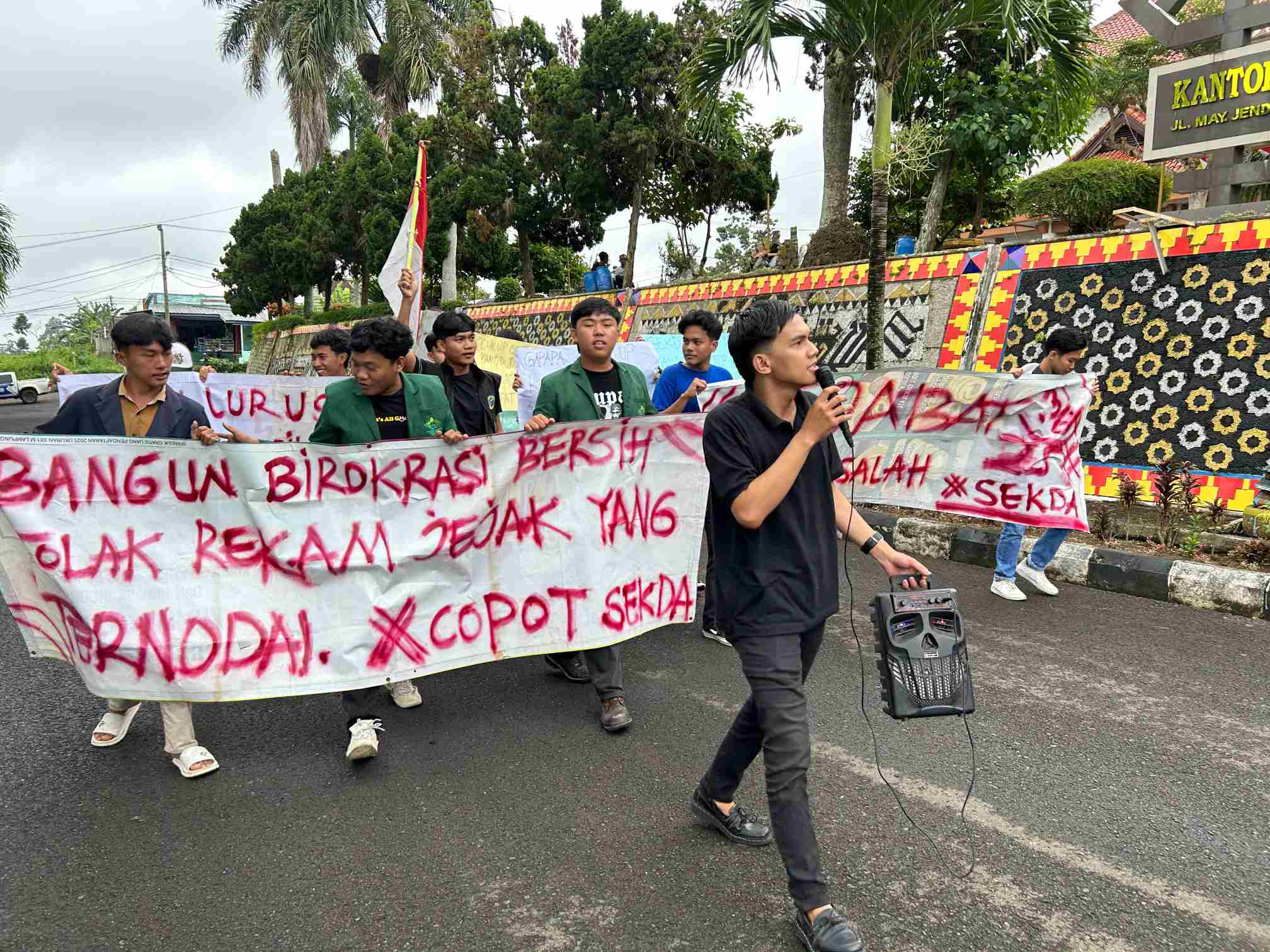 Dituding Punya Rekam Jejak Buruk, GPN Tanggamus Desak Pencopotan Sekda Tanggamus