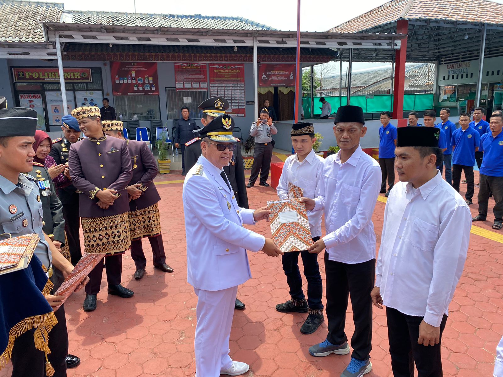 Ferli Yuledi Serahkan RU di Rutan Kelas IIB Menggala.