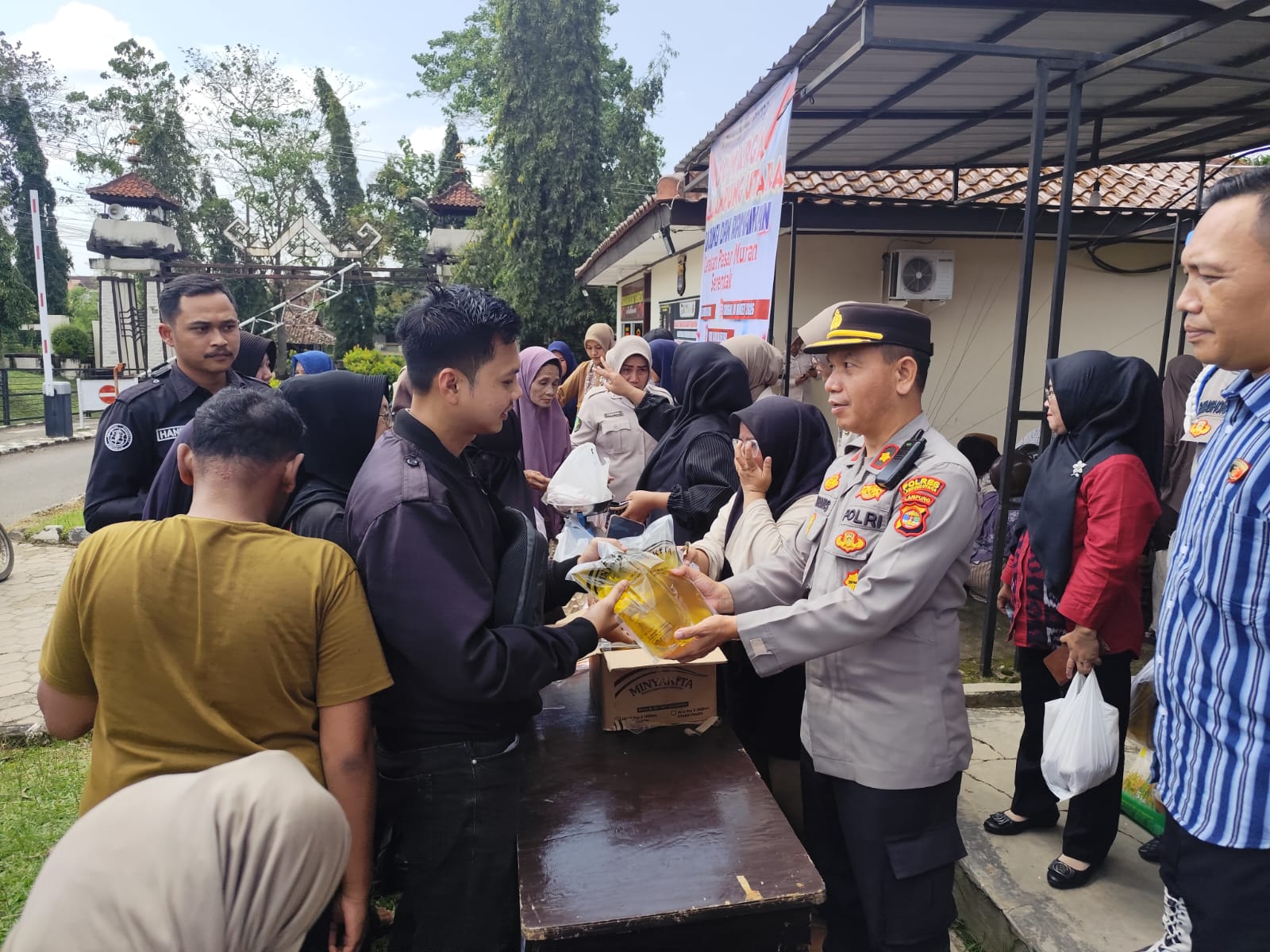 Polres Lampung Utara Gelar Pasar Murah Jelang Idul Fitri