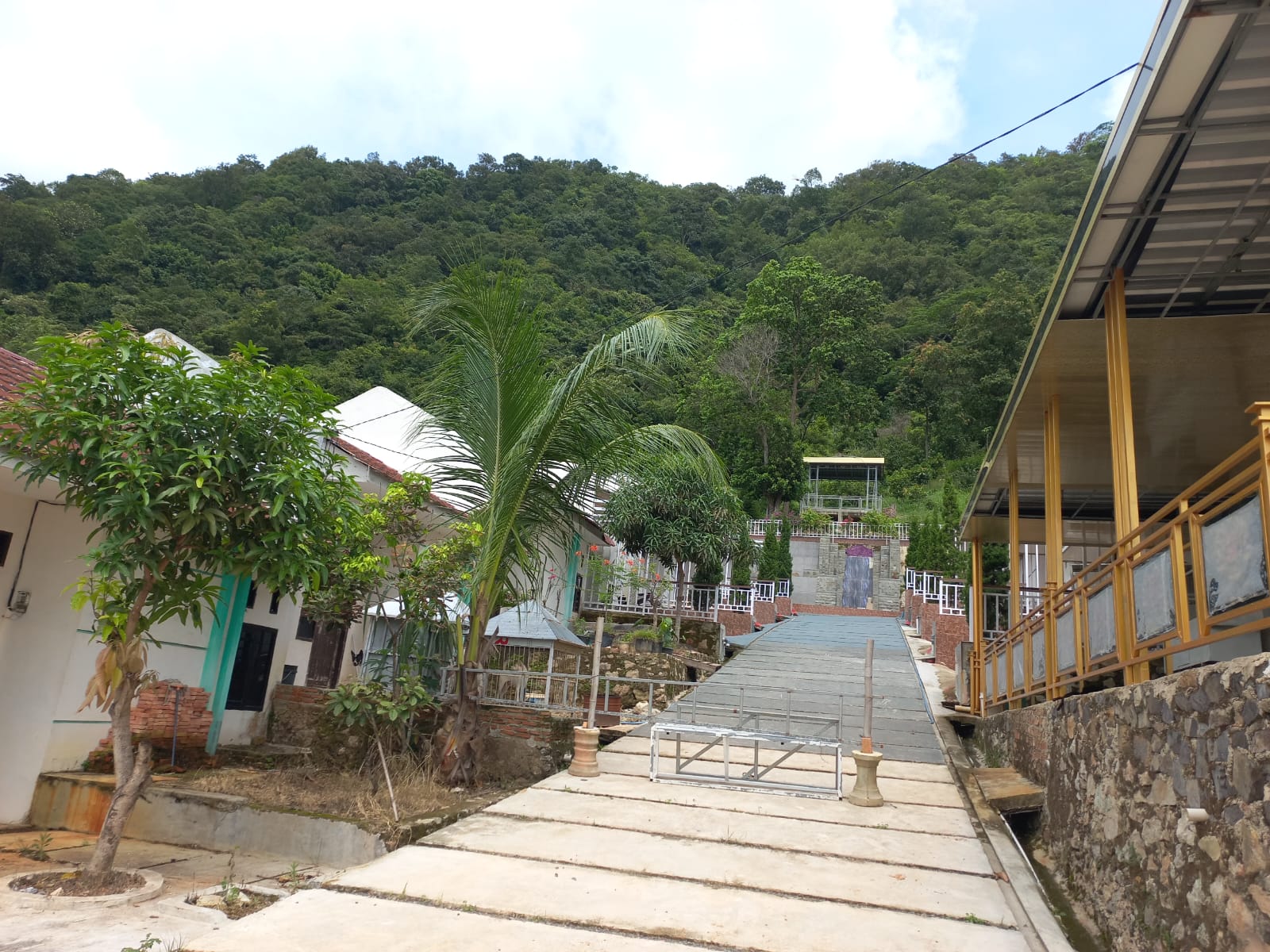 Puluhan Rumah Terendam Banjir, Dampak Pembangunan Vila di Perbukitan Campang Jaya