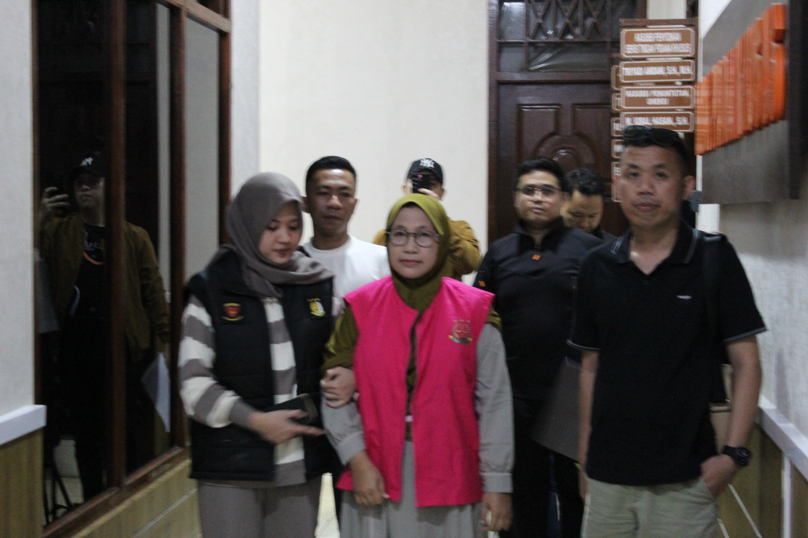 Tim Gabungan Kejari Lampung Tengah Tangkap Terpidana Koruptor Yang 8 Tahun Buron