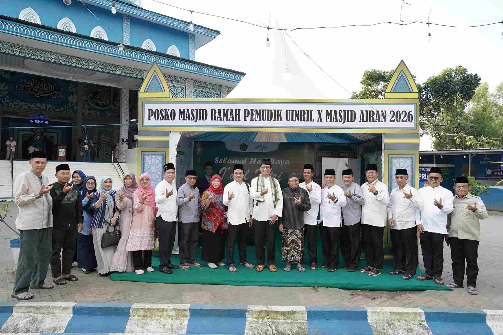Rektor UIN RIL Resmikan Posko Masjid Ramah Pemudik di Masjid Raya Airan