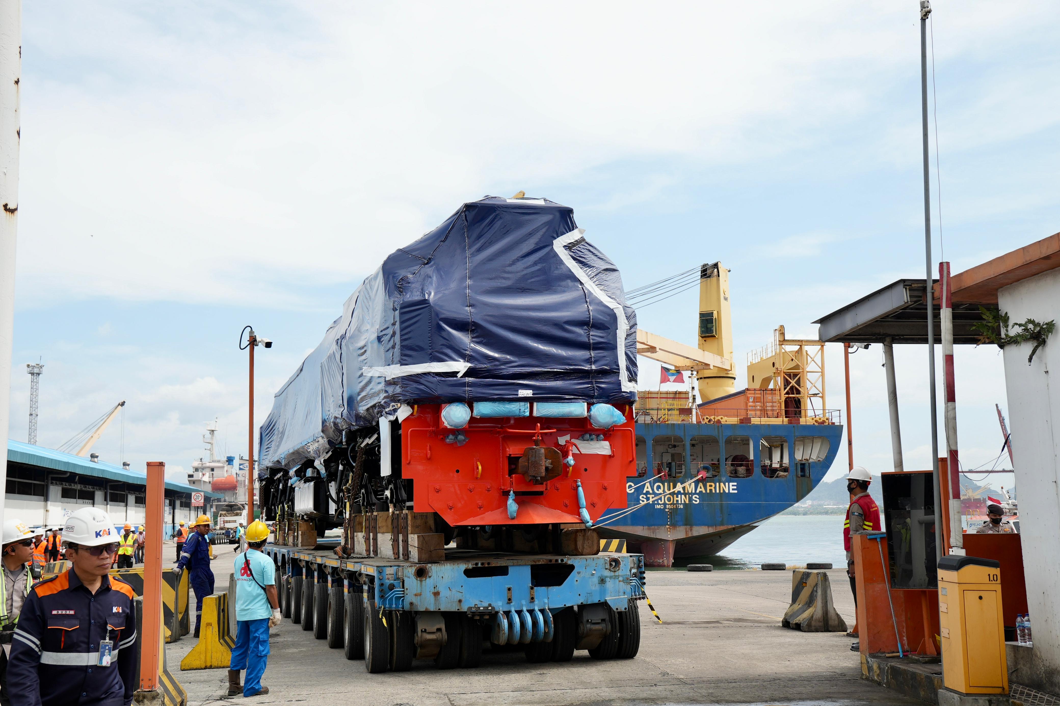 Perkuat Armada, KAI Divre IV Tanjungkarang Sambut Kedatangan Lokomotif Baru