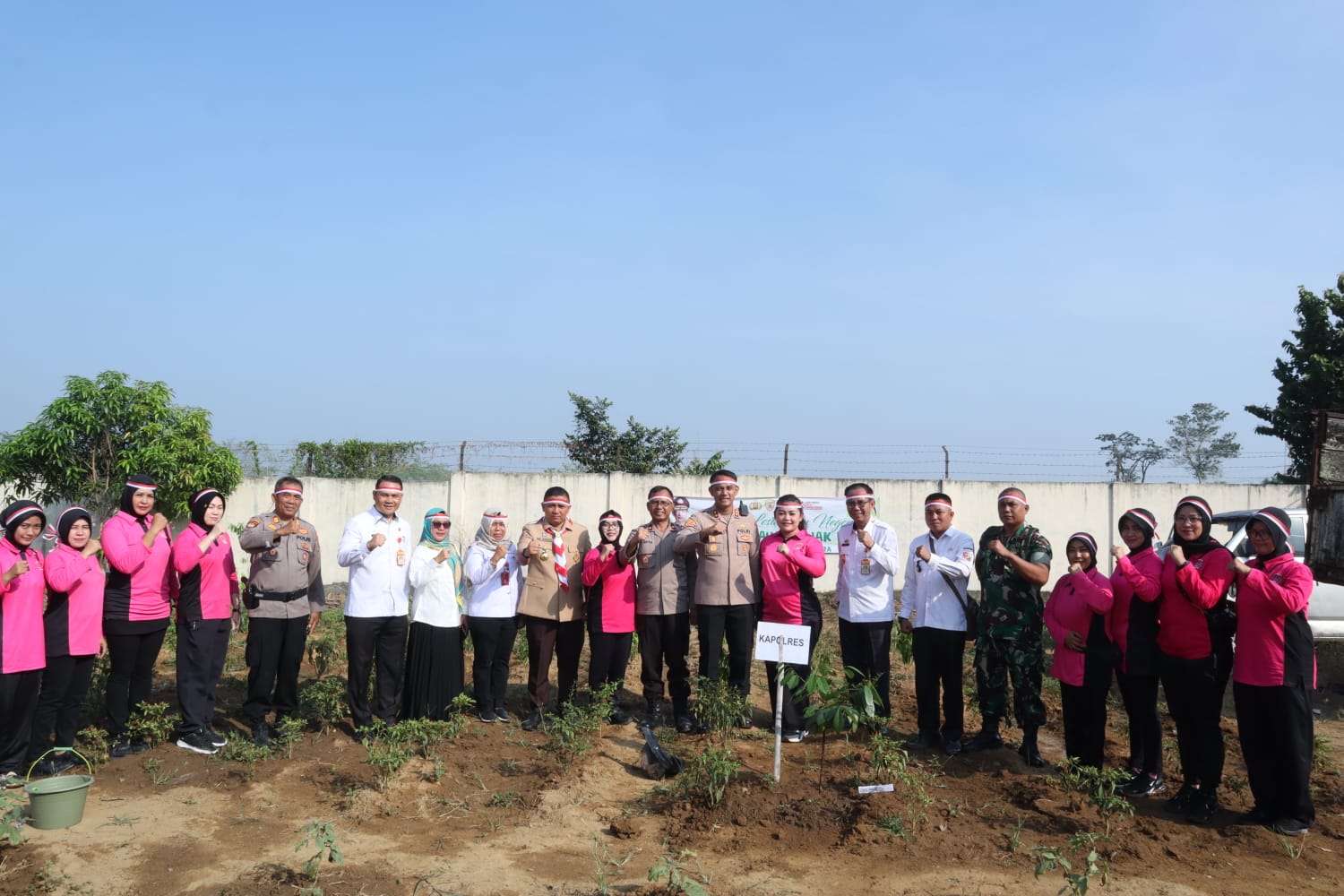 Penghijauan Sejak Dini, Polres Lampura Tanam Ribuan Pohon