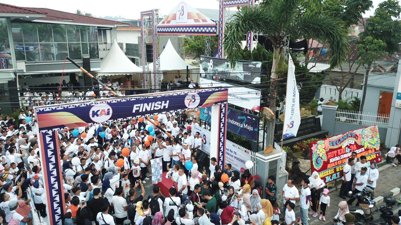 Divre IV Tanjungkarang Gelar Funwalk Hingga Donor Darah di HUT Ke-78 KAI