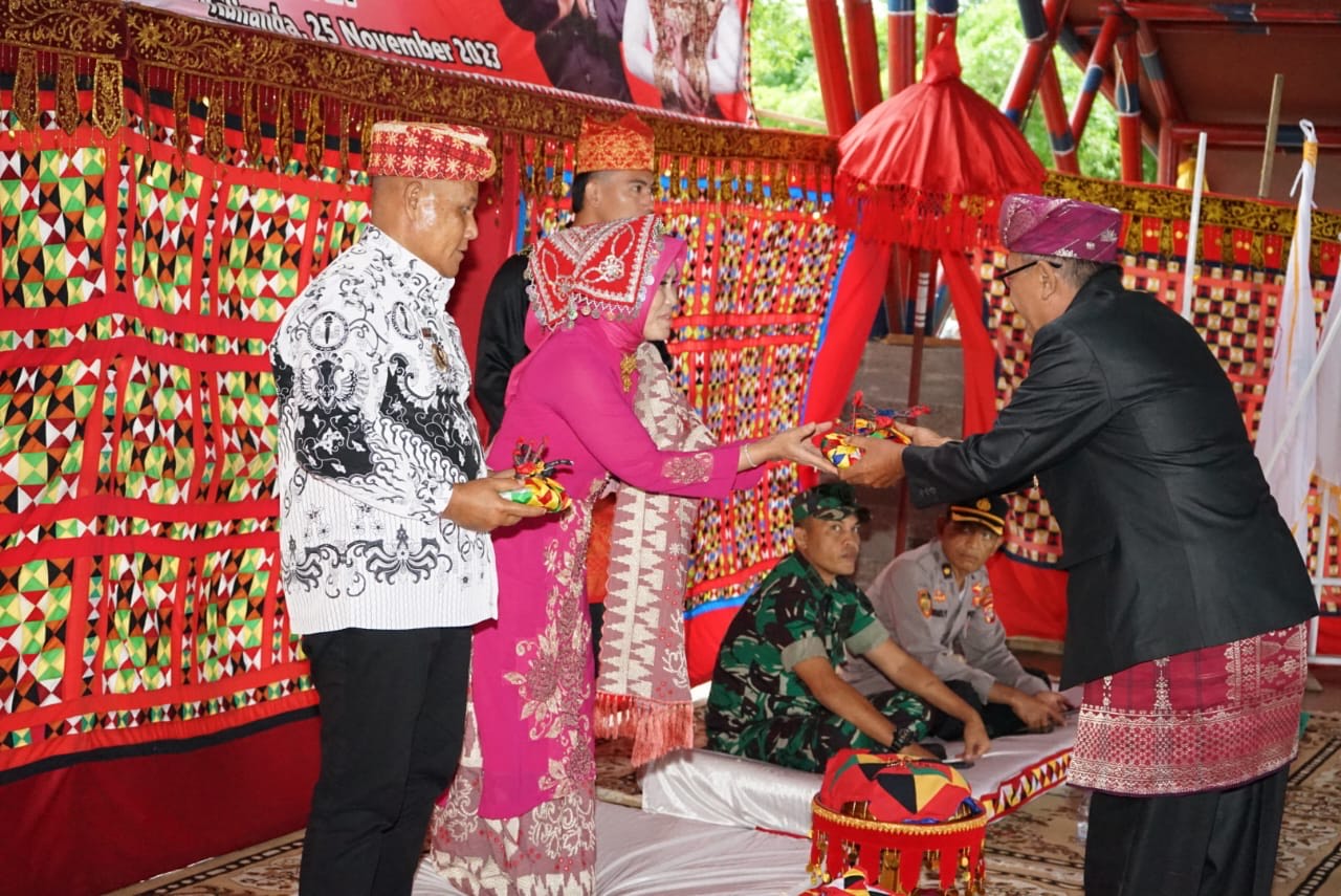 Tradisi Khegah Talam Kembali Lestari  Pembuatan Lumbung Juadah Masuk Proyeksi