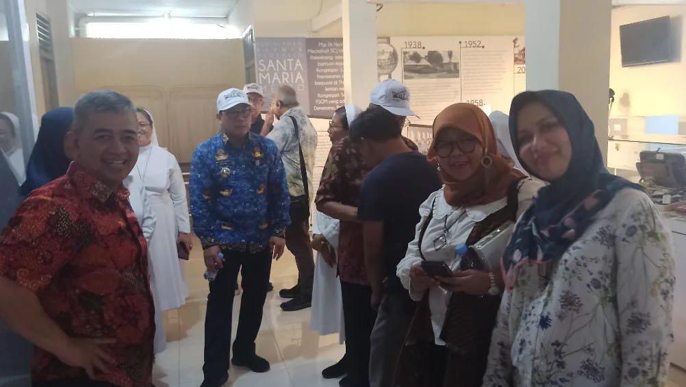 Wali Kota Metro Jadi Tour Guide Heritage Para Dokter Kebidanan