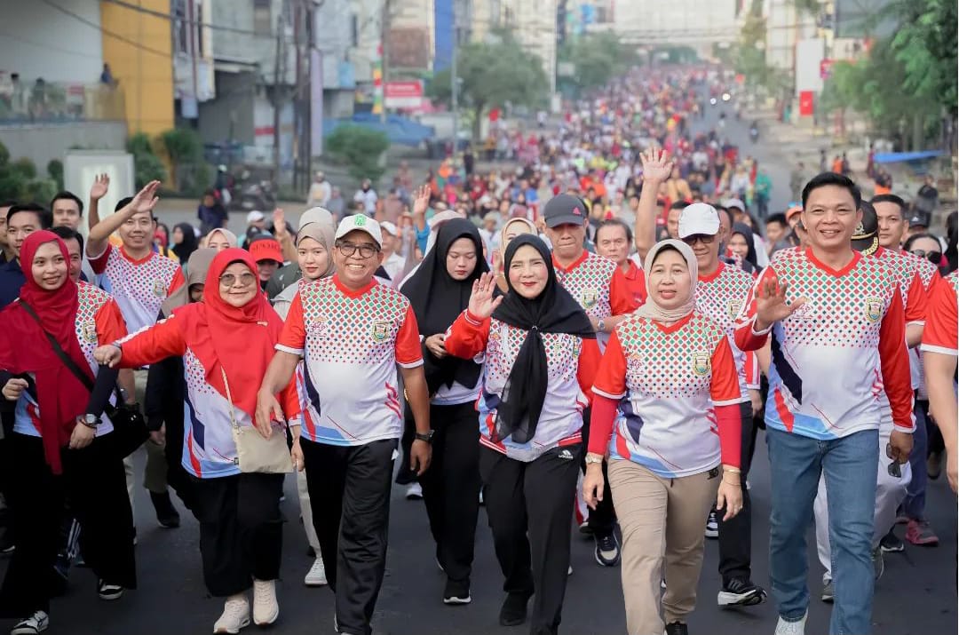 Puluhan Ribu Warga Ramaikan Jalan Sehat HUT Ke-342 Bandar Lampung