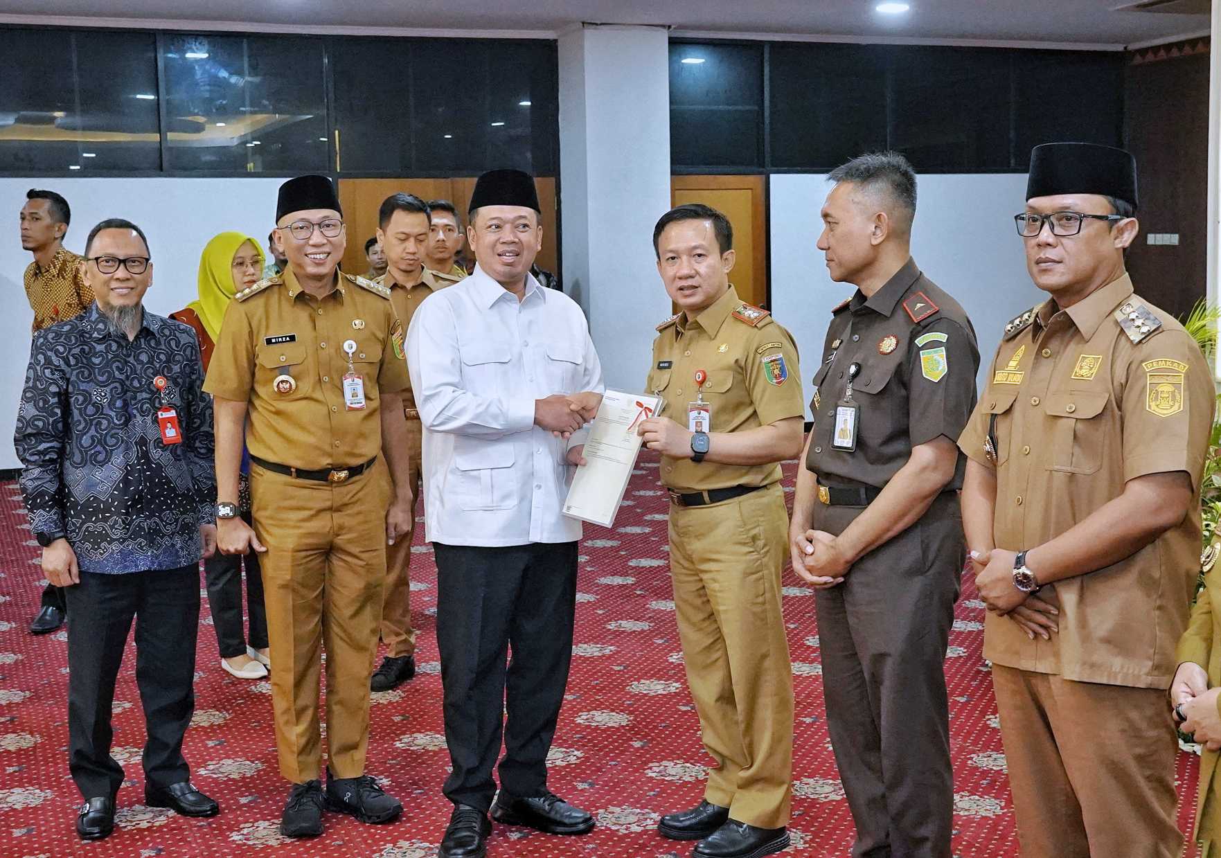Disaksikan Menteri ATR/BPN, Gubernur Mirza Bersama Kepala BPN Tandatangani NPHD