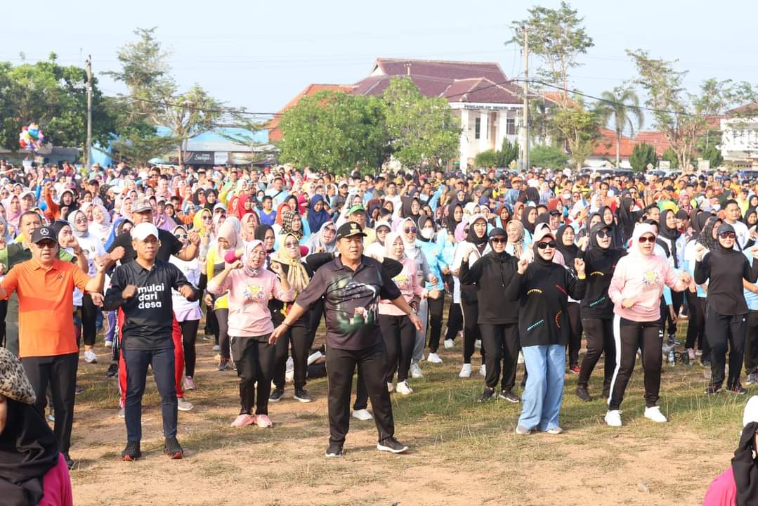 Gubernur Lampung Senam Bersama Ribuan Masyarakat Tulangbawang