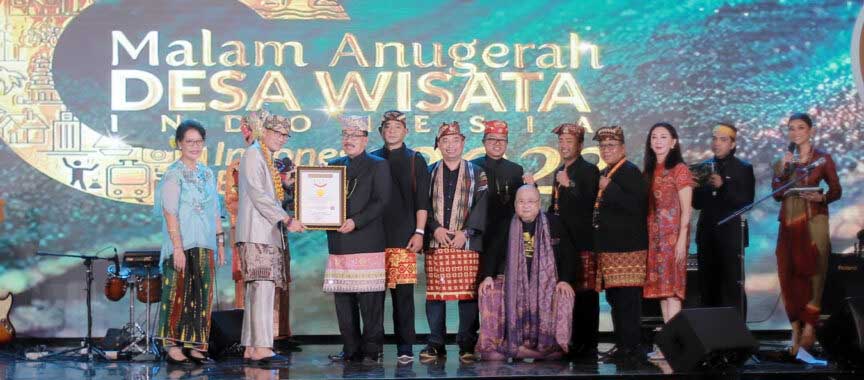 Desa Kelawi Bakauheni Raih Juara 2  Nasional ADWI dan RRaih Rekor MURI 