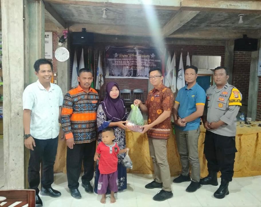 Pemdes Way Kalam Salurkan Bantuan Program Ketahanan Pangan 