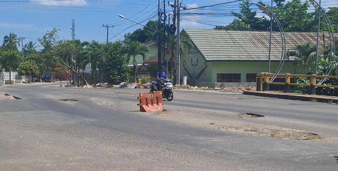 Jembatan Budi Utomo Kota Metro Rusak Berat, Warga Nantikan Perbaikan