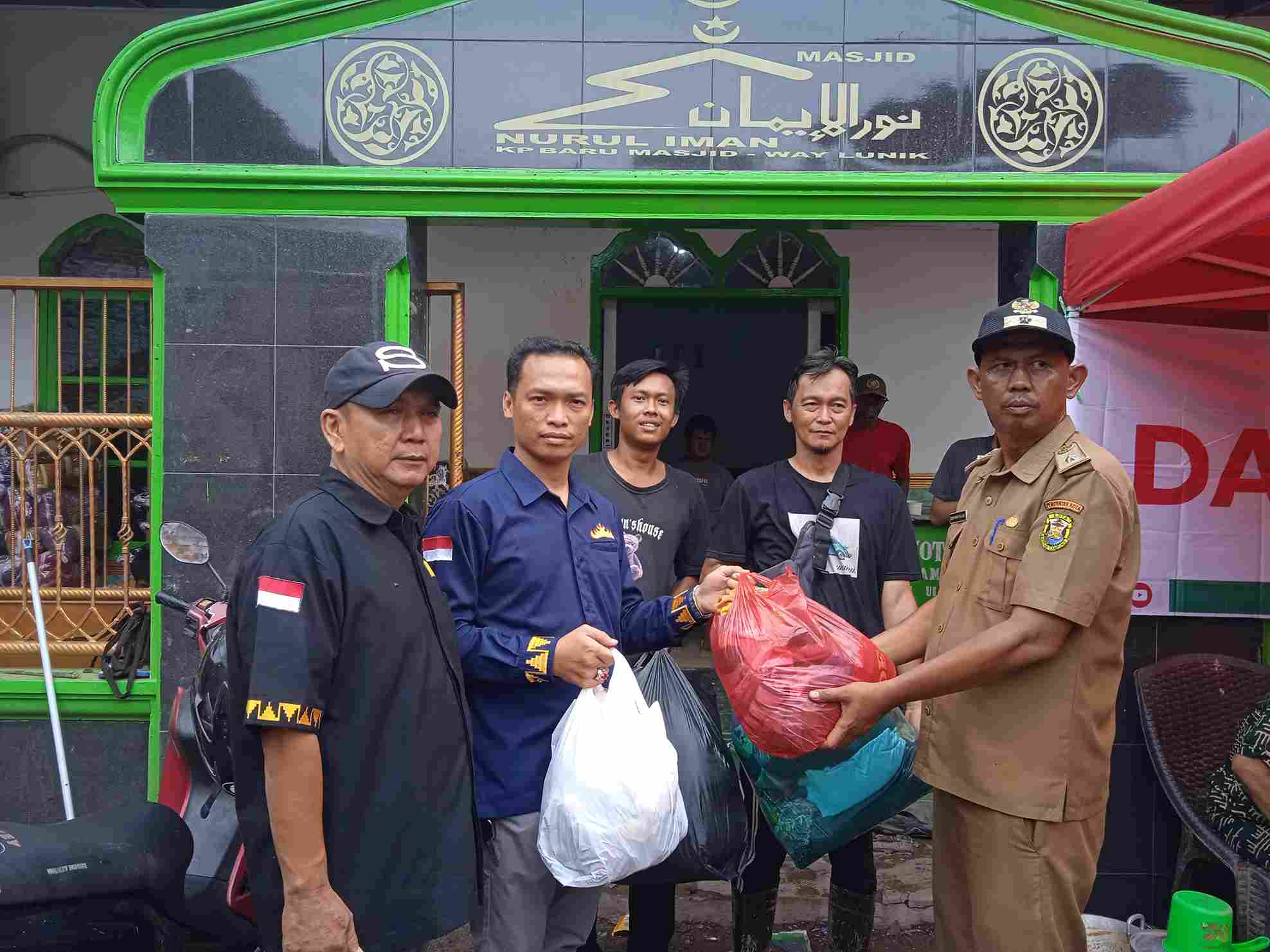 Penuhi Permintaan Warga, IWO Lampung Kembali Salurkan Bantuan Terdampak Banjir 