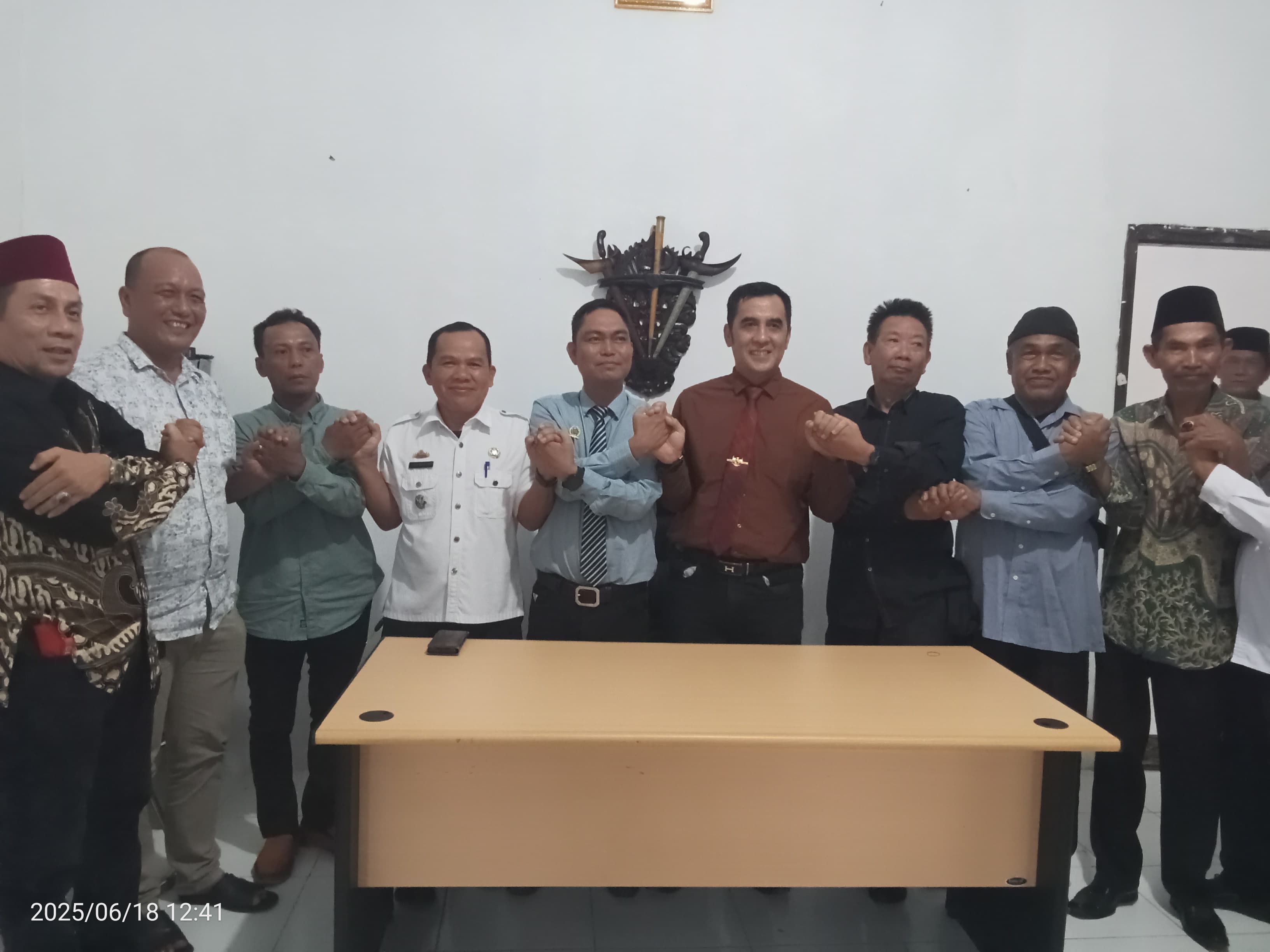 Musyawarah Damai: MPAL Lampung Timur Fasilitasi Pertemuan antara Tokoh Adat dan Sopiyan Subing