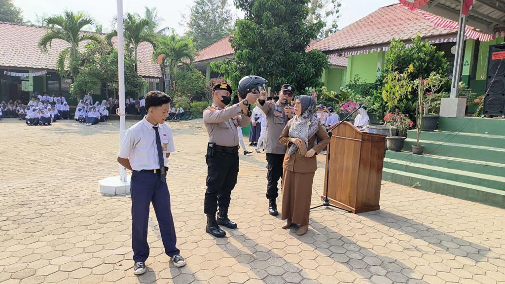 Police Go To Schoo, Sampaikan Bahaya Bullying dan Kenakalan Remaja