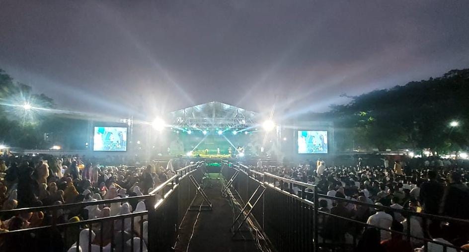 Ribuan Warga Bandar Lampung Bershalawat  Bersama Habib Syech bin Abdul Qodir Assegaf.