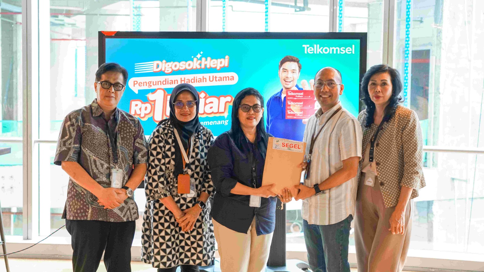 Telkomsel Bagikan THR Lebaran Miliaran Rupiah untuk Pemenang Grand Prize Program Digosok Hepi