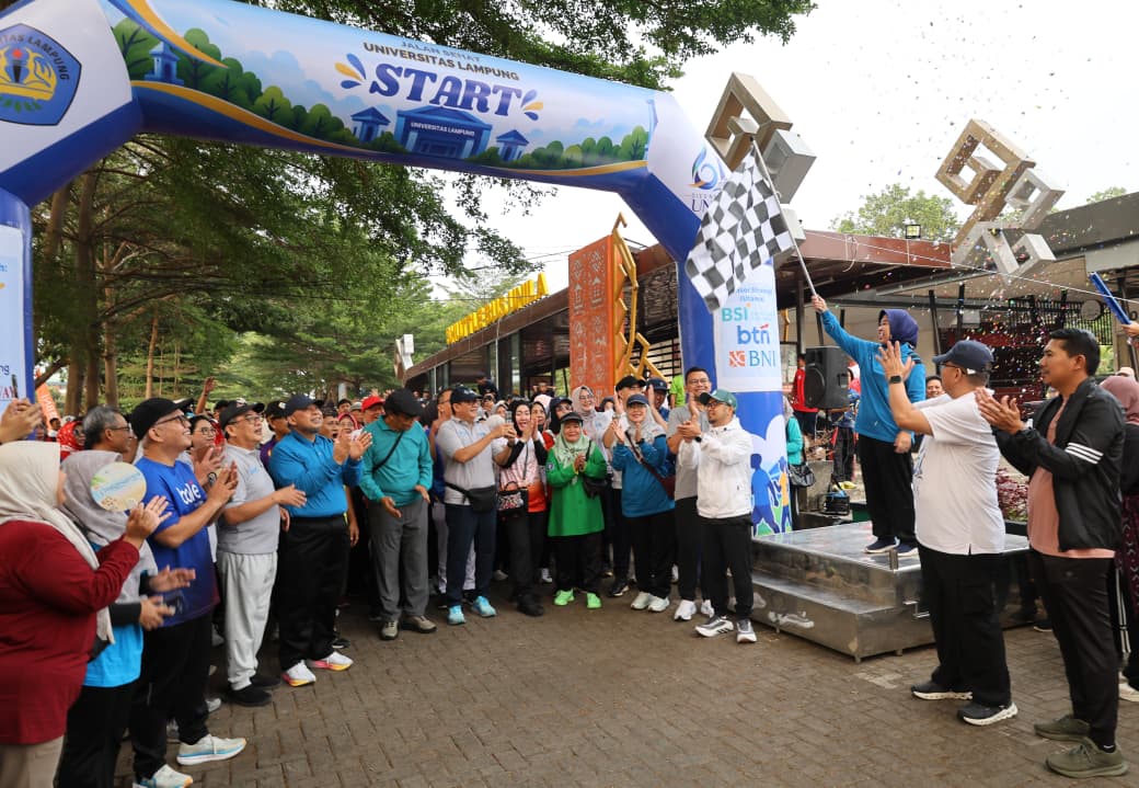 Jalan Sehat Semarakkan Dies Natalis ke-61 Unila