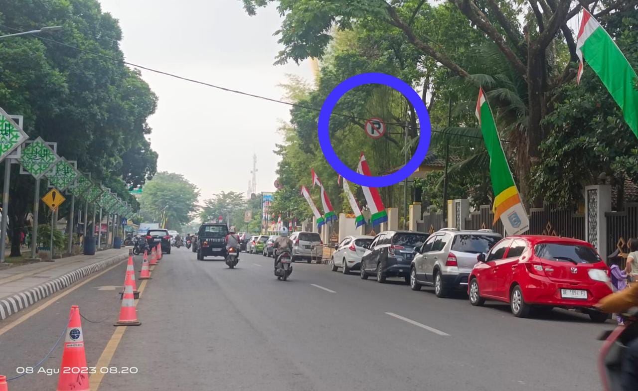 Kawasan Sekitar Rumdis Wali Kota Metro Disinggahi Mobil Parkir Liar