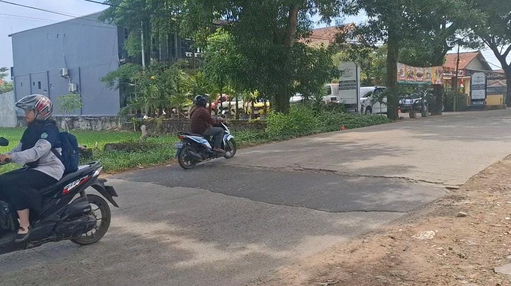 Permukaan Terlalu Curam, Pengendara Keluhkan Kondisi Jalan Sutan Syahrir